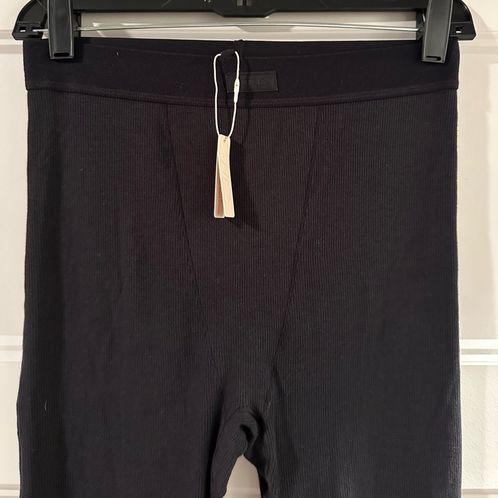 NWT SKIMS Black Ribbed Leggings.